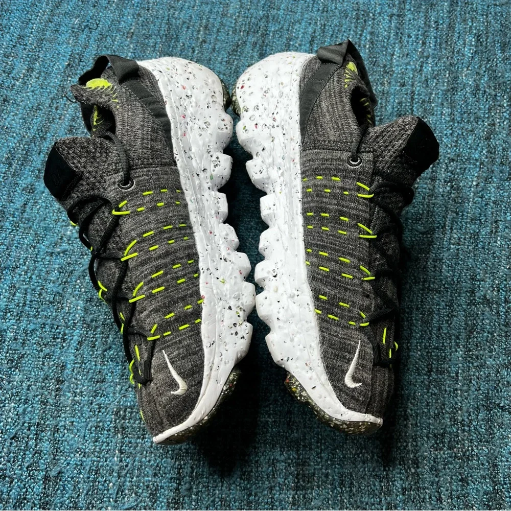 Nike Space Hippie 04 Sneakers in Black Grey Volt - Picture 7 of 11